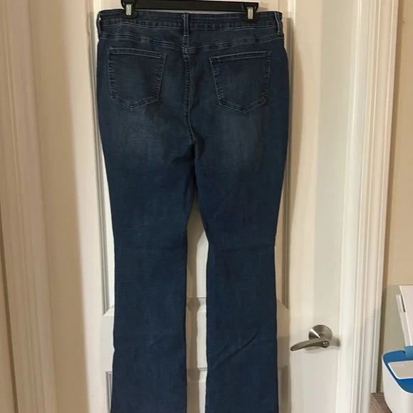 NYDJ Billie Mini Bootcut jeans, size 18T. - Picture 6 of 7